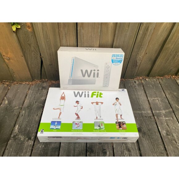 Nintendo Wii Sports Console Bundle With Wii Fit Complete In Box Tested - Picture 5 of 16